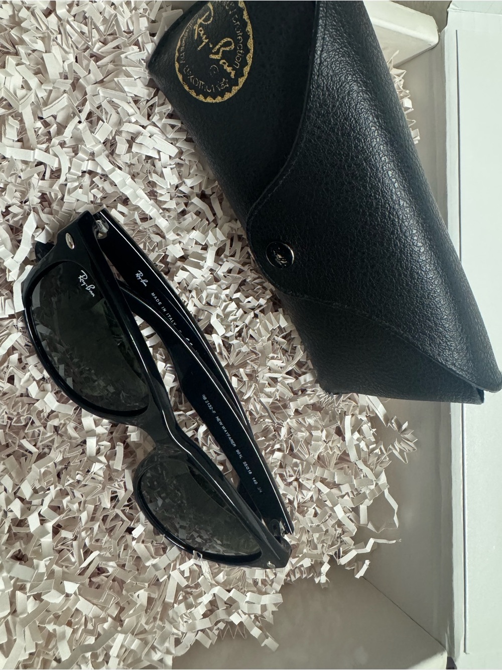 Ray-Ban New Wayfarer RB2132 Black Sunglasses Made in Italy 🕶️